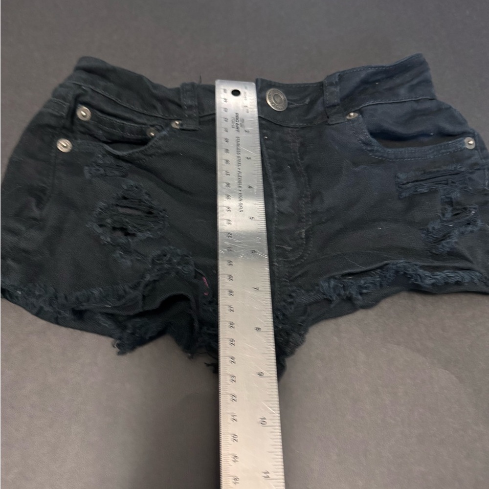 American Eagle Hi-Rise Festival Black Distressed Shorts - Picture 6 of 7